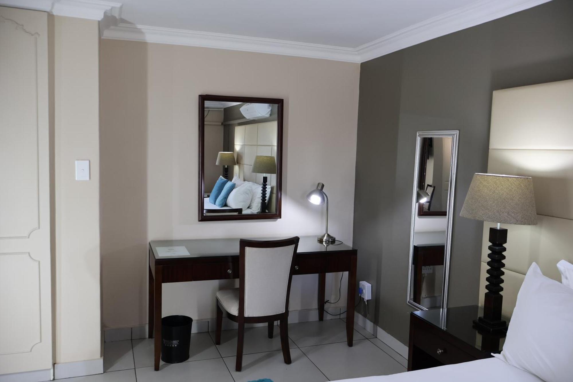 Airport Gardens Boutique Hotel Boksburg Luaran gambar