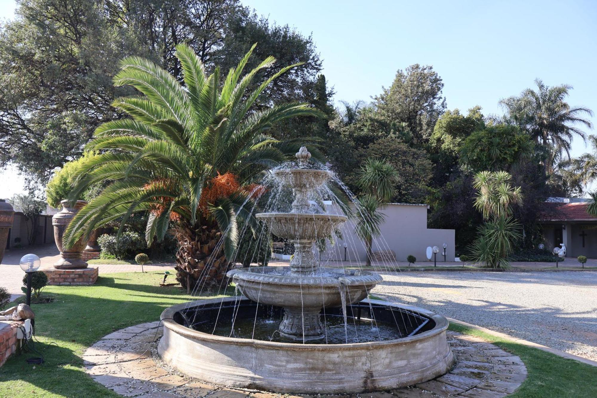 Airport Gardens Boutique Hotel Boksburg Luaran gambar