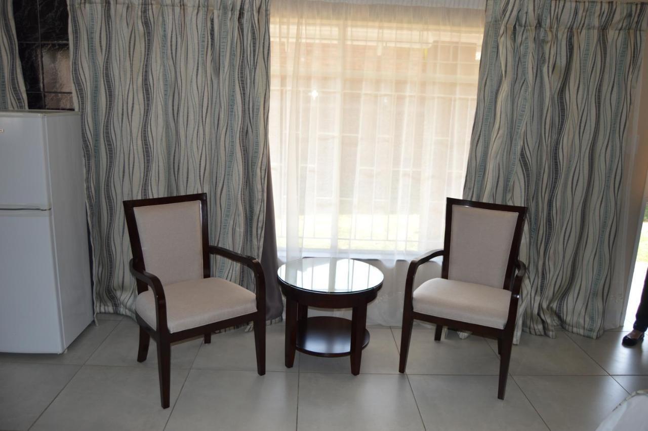 Airport Gardens Boutique Hotel Boksburg Luaran gambar
