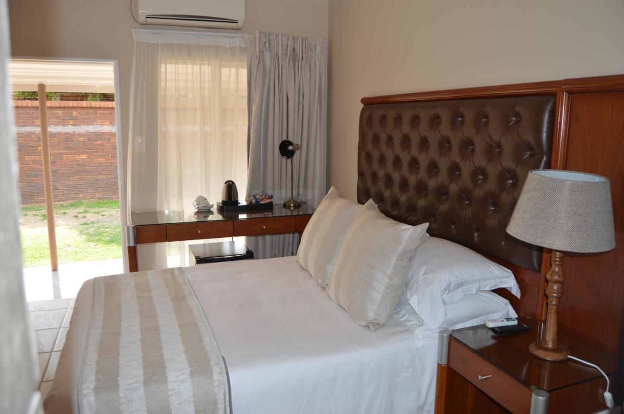Airport Gardens Boutique Hotel Boksburg Luaran gambar